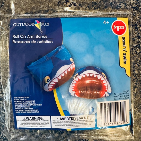 Shark Water Blaster with Arm Swimmies Bundle - Picture 4 of 5